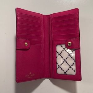 kate spade Bags - Kate Spade Pink Bi-fold Wallet kate spade Bags - Kate Spade Pink Bi-fold Wallet